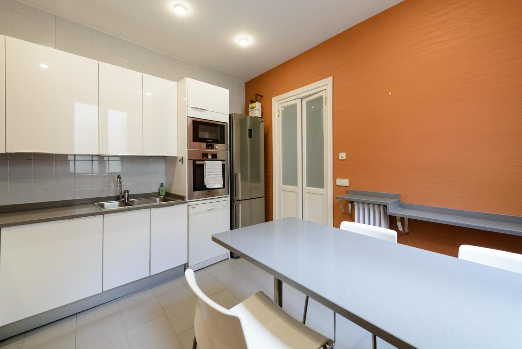 Apartamento 170m2 Muy Amplio Y Lujoso- 1 Min Plaza Mayor Madrid