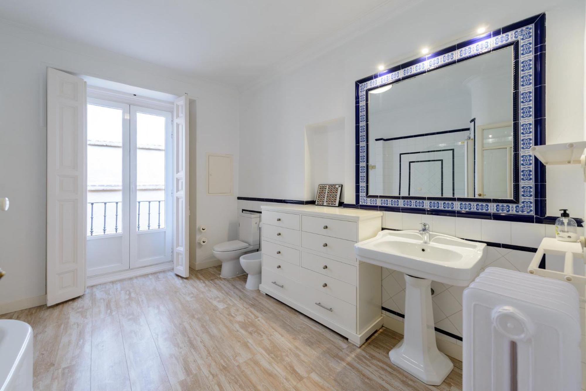 Apartamento 170m2 Muy Amplio Y Lujoso- 1 Min Plaza Mayor