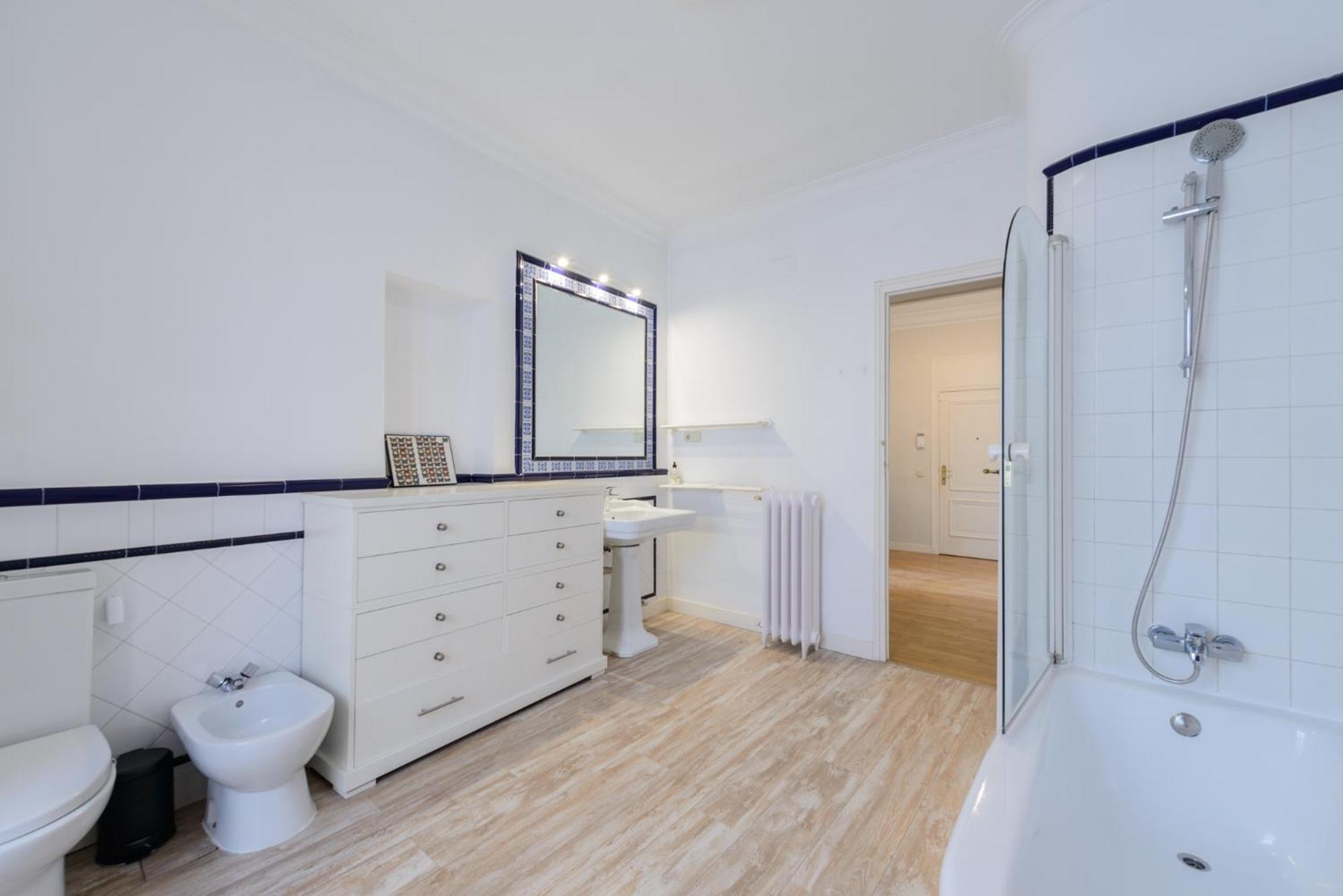 170m2 Muy Amplio Y Lujoso- 1 Min Plaza Mayor Apartamento *