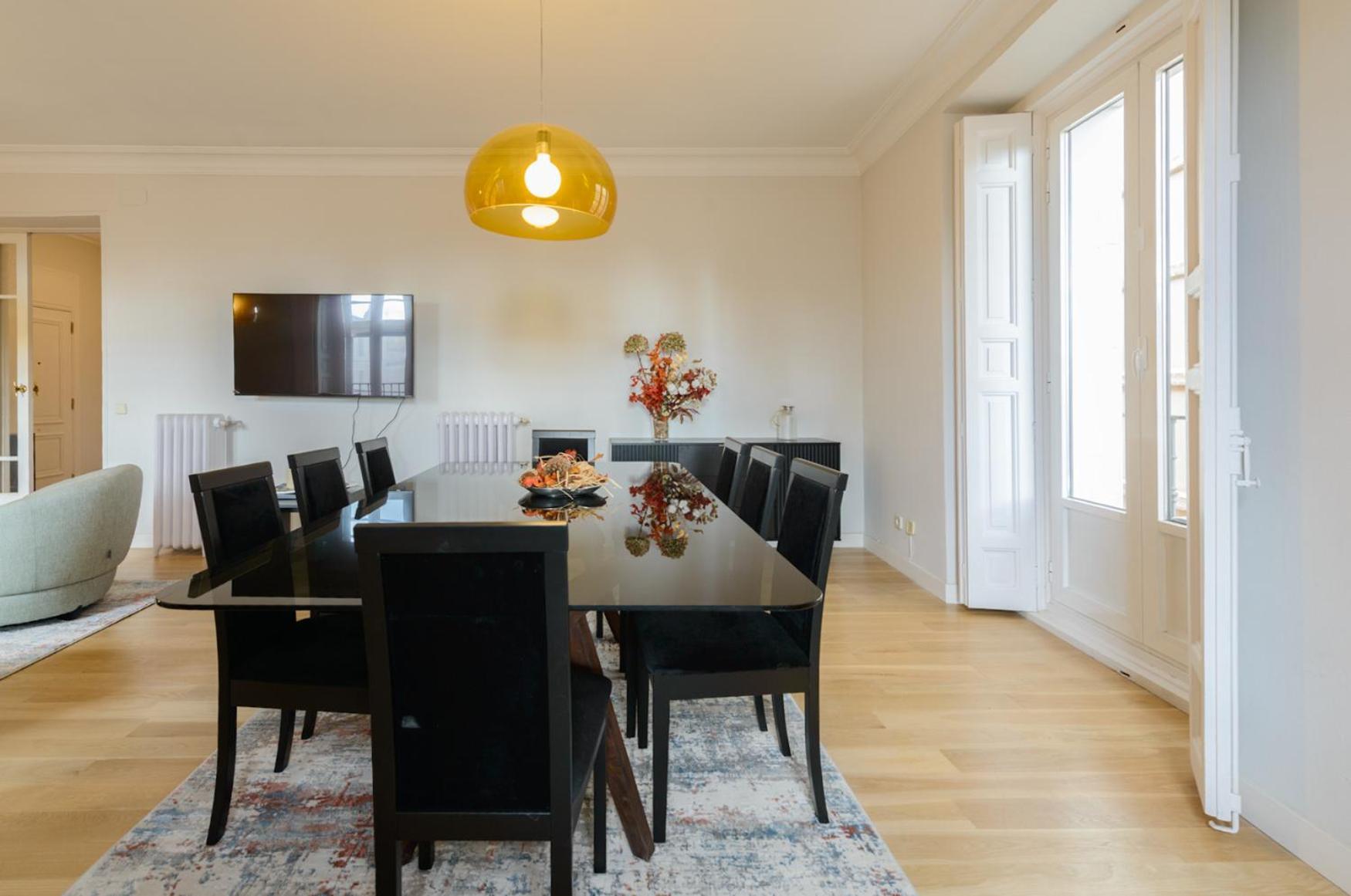170m2 Muy Amplio Y Lujoso- 1 Min Plaza Mayor Apartamento