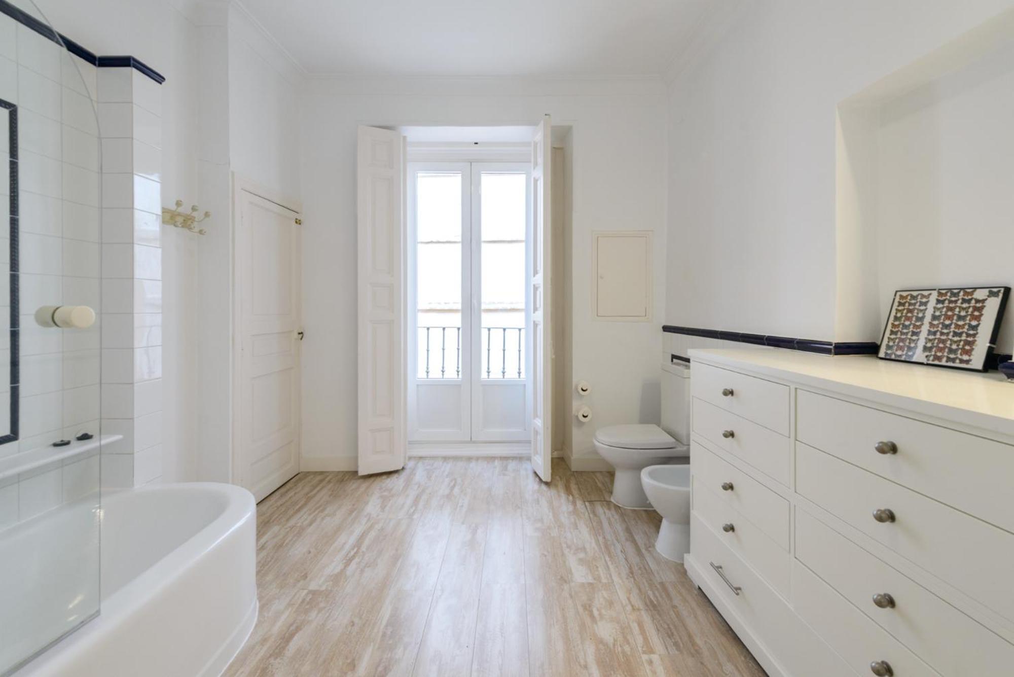 170m2 Muy Amplio Y Lujoso- 1 Min Plaza Mayor Apartamento *